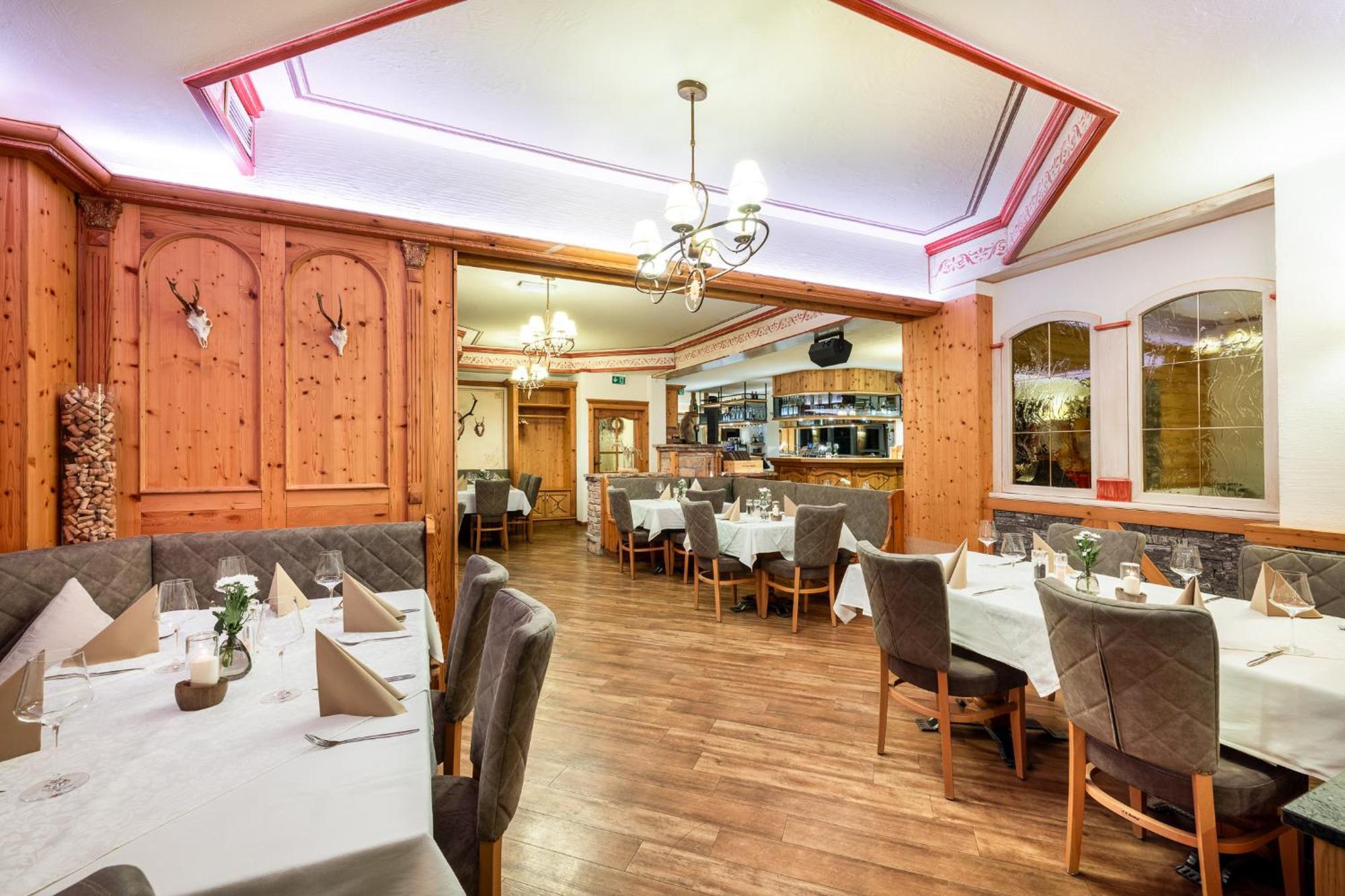 Hotel Hubertus Sankt Johann im Pongau Exteriör bild